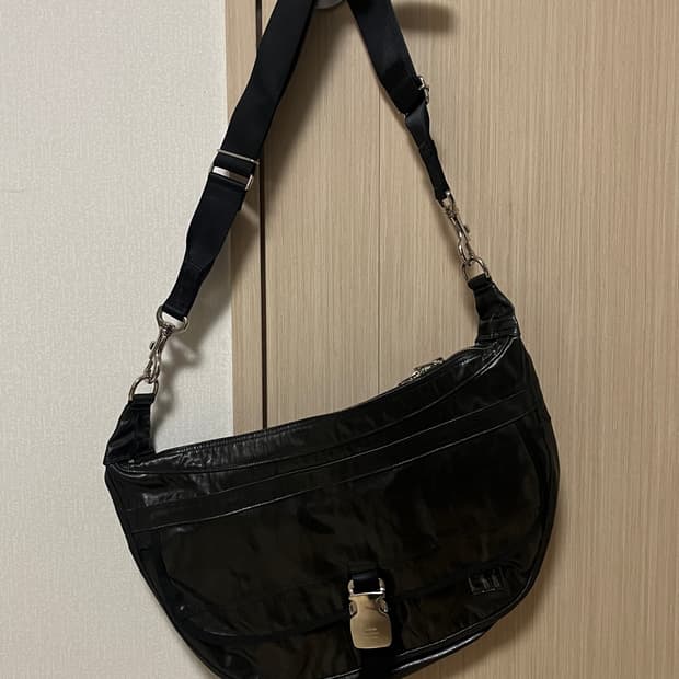 Poter SHINE 포터 빅 하프문 크로스백