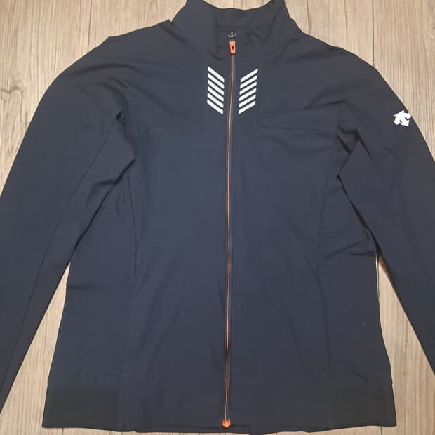 데상트 여성 런닝 자켓 85