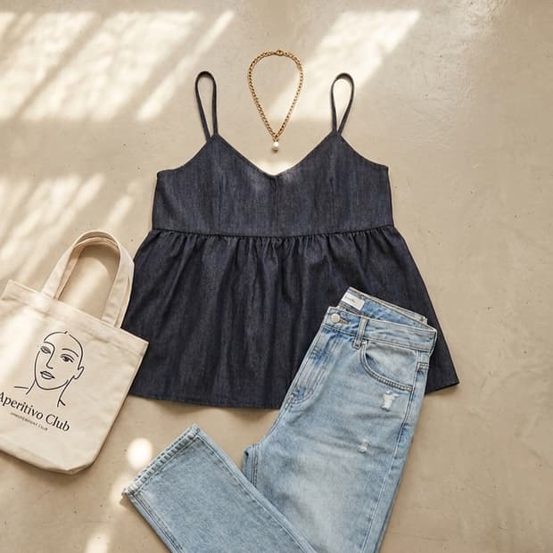 사계절 활용 만점! 진청 데님 셔링 뷔스티에