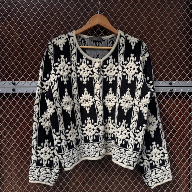 JPN 일본빈티지 RANA 블랙 플라워 자가드 패턴 울 가디건 니트 M