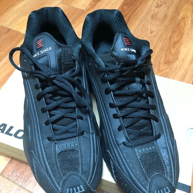 [280] (w) Nike Shox R4 balck