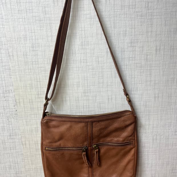 파슬 Fossil 가죽 크로스백 브라운 30x30