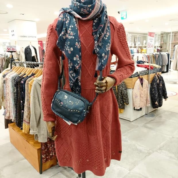 써스데이아일랜드 니트 원피스