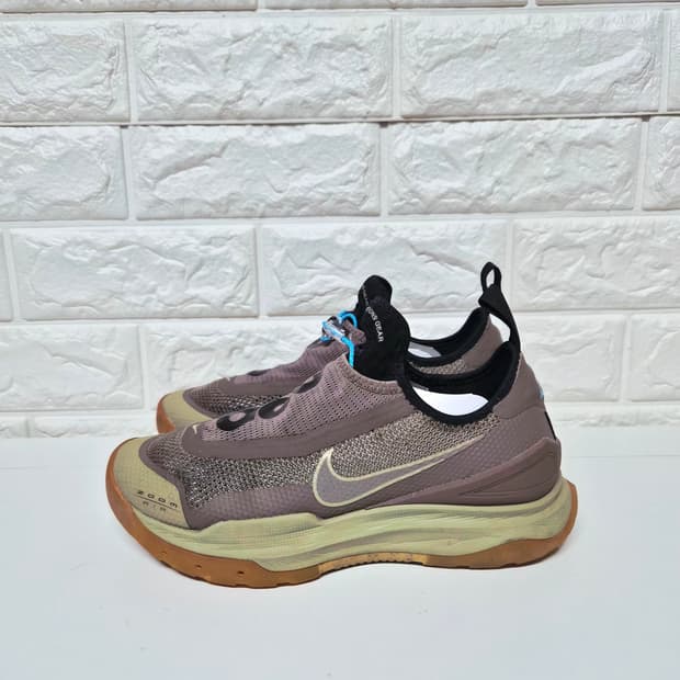 나이키 ACG 줌 에어 AO 카키 아웃도어 운동화 개리 240mm