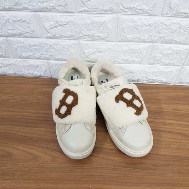 칼린 정품 버킷 토트백 겸 크로스백 (가벼운 소가죽 소재.15만원대제품.