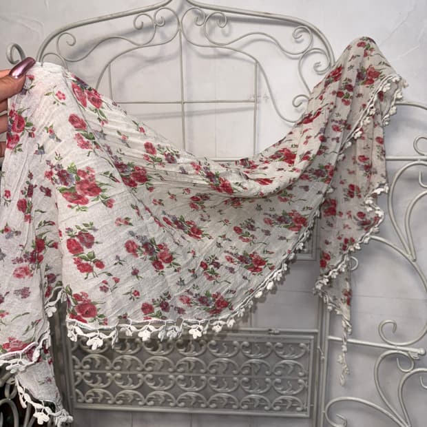 White bohemian floral rose lace scarf