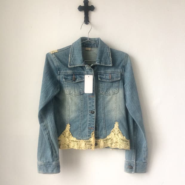 axes femme lace trimming denim jacket