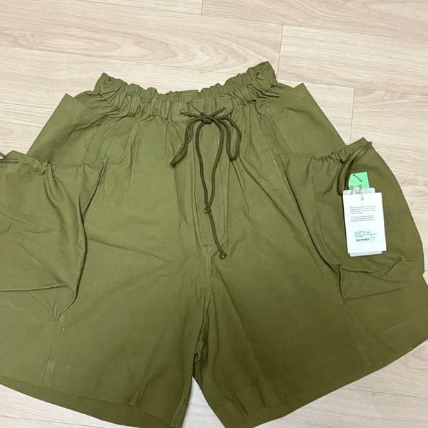 story mfg 솔트 반바지 카키 s사이즈 새상품