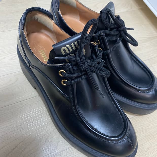 미우미우 로퍼 (250-255)