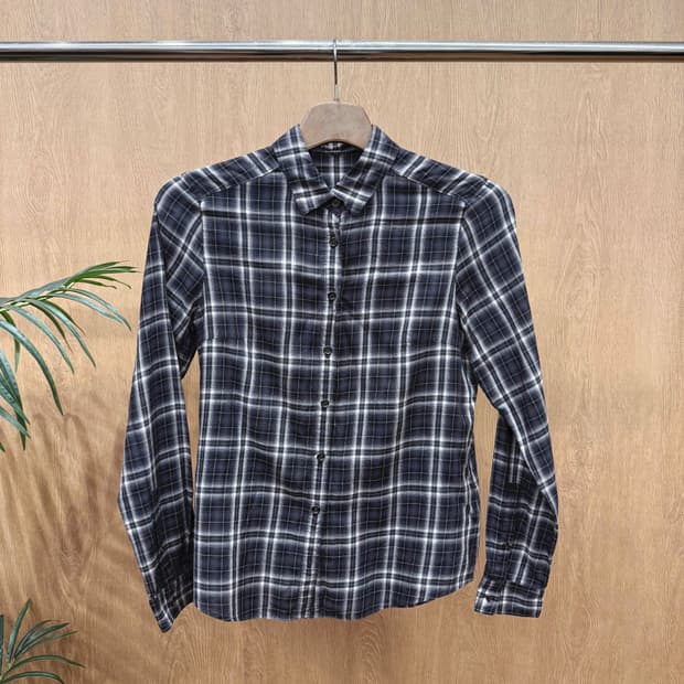 버버리 런던 클래식 체크 셔츠 버튼업 카라 패턴 디테일 슬림핏 블랙