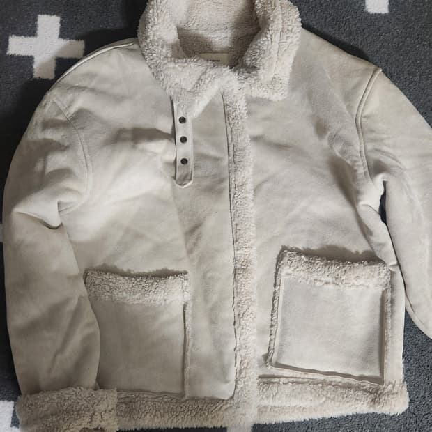 스웨이드 크림 무스탕