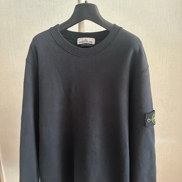 스톤아일랜드 맨투맨 블랙