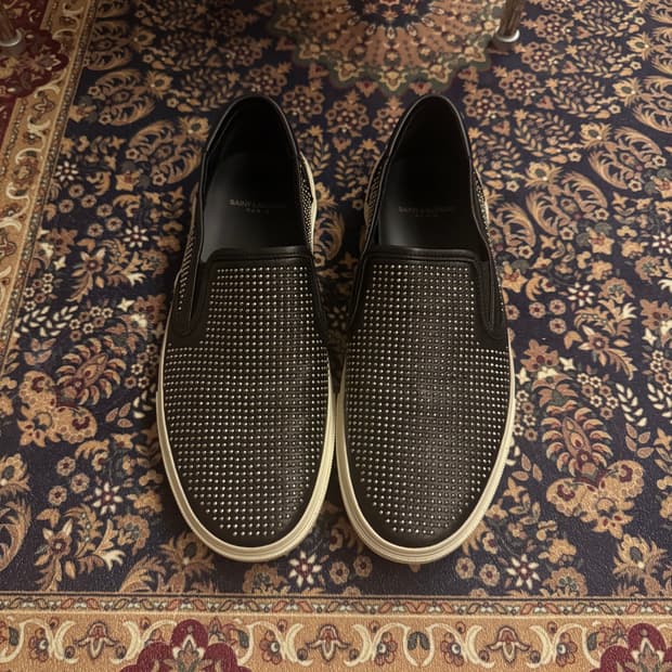 [44] 생로랑 스터드 슬립온