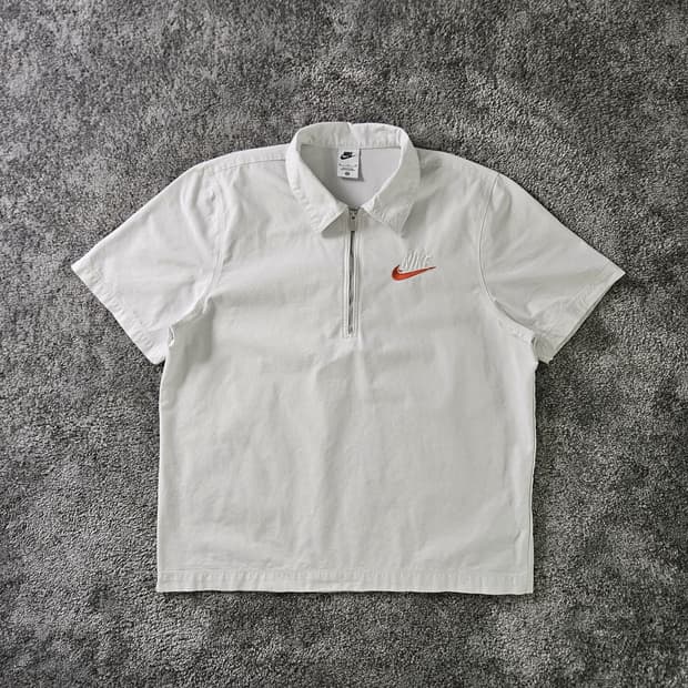 [무료배송] NIKE 반팔 집업 티셔츠