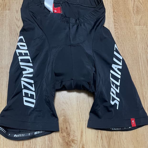 스페셜라이즈드 블랙 빕숏 패드