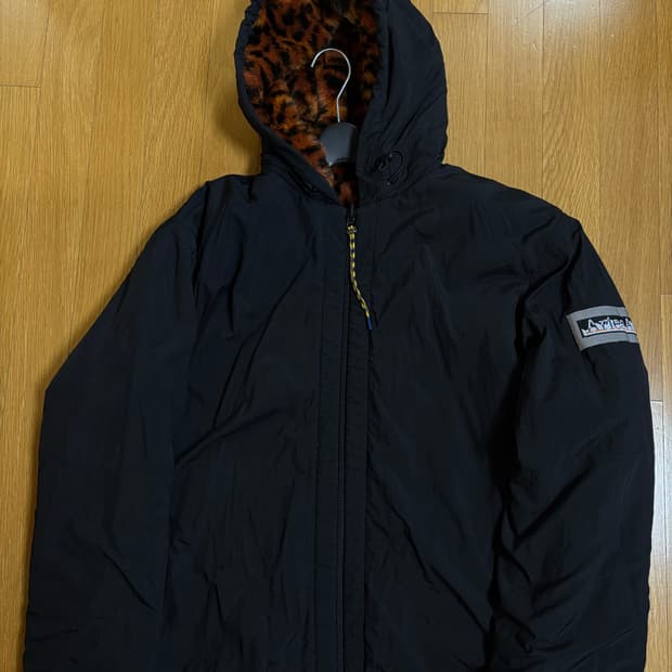 에리즈(aries) 리버시블 자켓