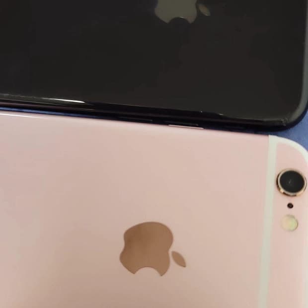 아이폰 7로즈골드 아이폰 8 스페이스 블랙 팝니다