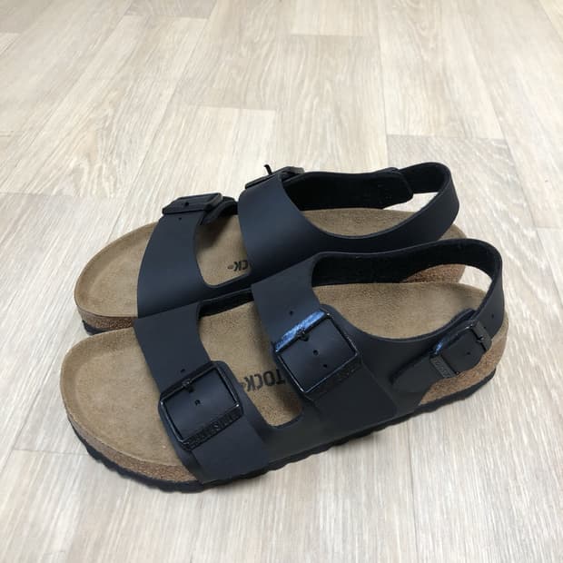 (245) 새상품 버켄스탁 BIRKENSTOCK 밀라노 블랙 레귤러핏