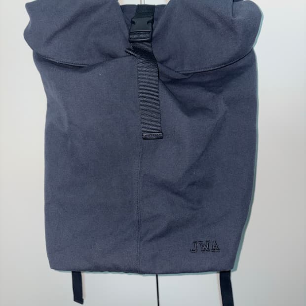 유니클로xJWA 가방 판매합니다.