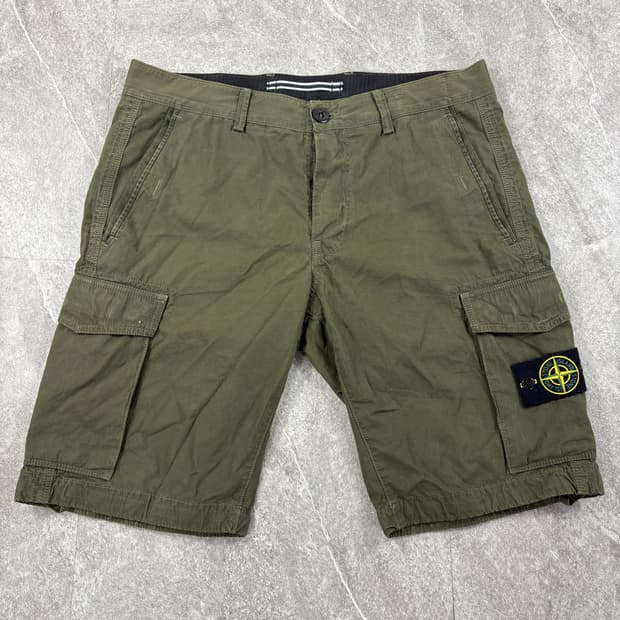 Stone Island Cago Half Pant   