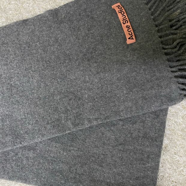 아크네스튜디오 머플러