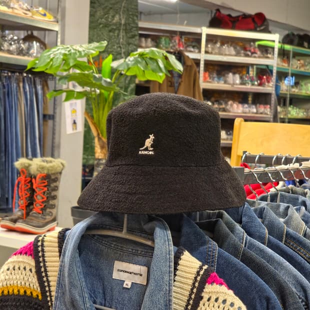 캉골 블랙 버킷햇