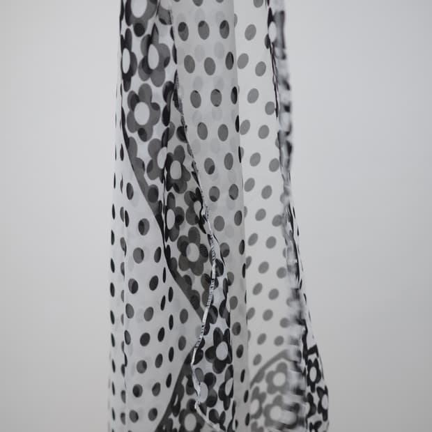 Dot flower pattern scarf