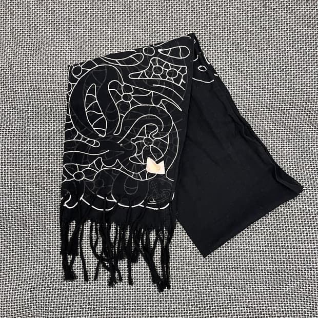    Vivienne Westwood 스카프