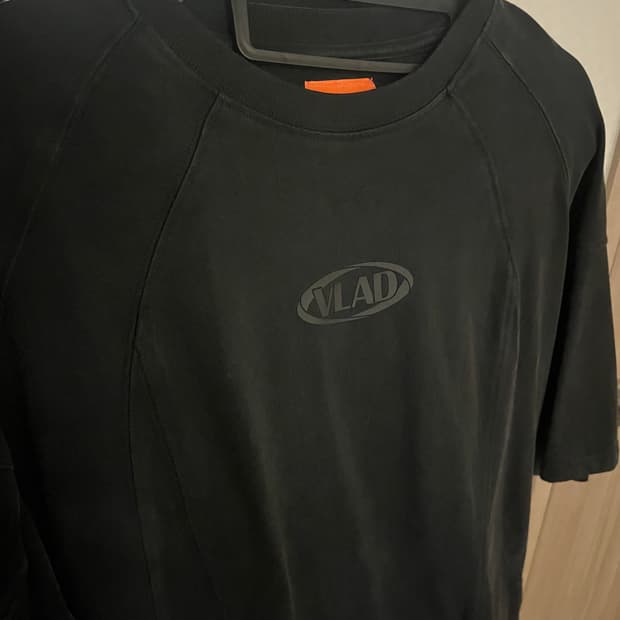 디미트리블랙 반팔티 팝니다