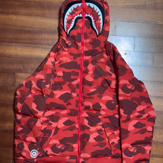 베이프 샤크 적계 패딩