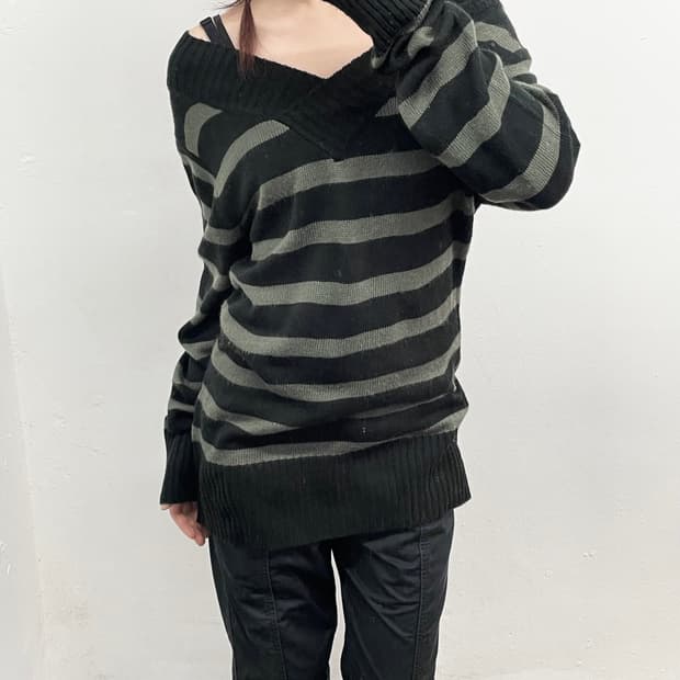 펑크 스트라이프 오프숄더 니트