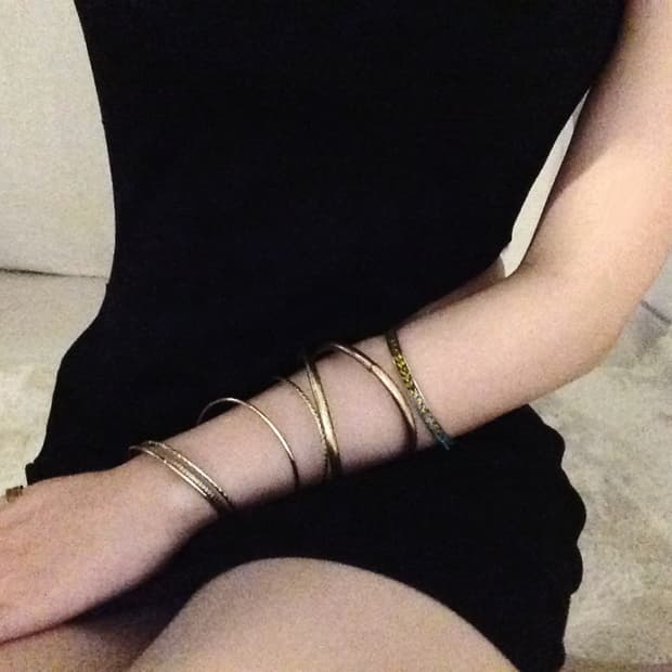 Vintage Gold 8 Set Bangle
