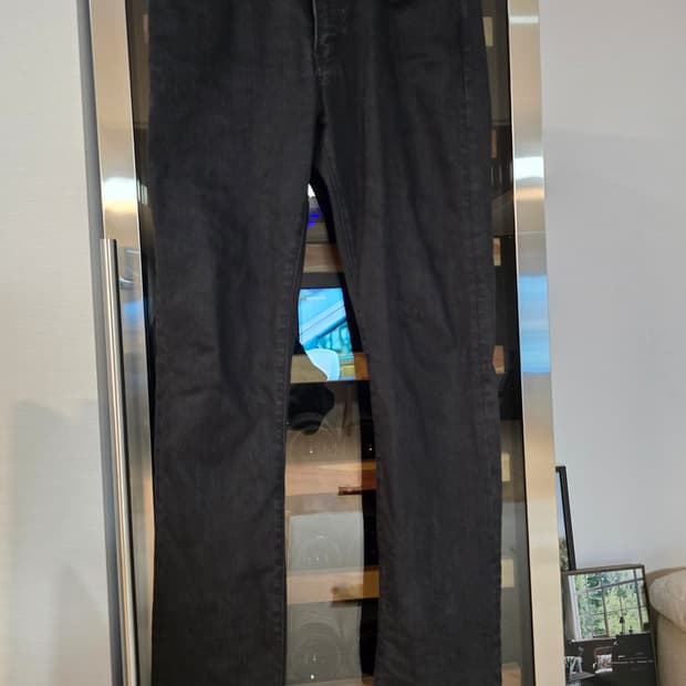 모드나인.mod9 블랙데님진 32사이즈입니다.