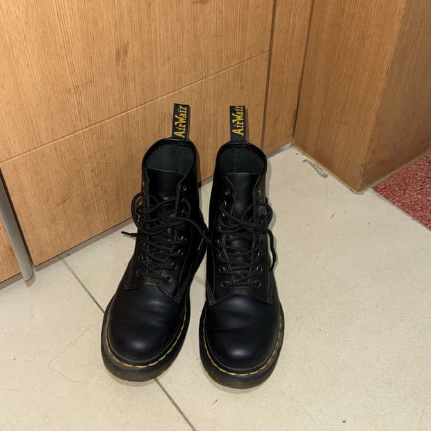 닥터마틴 1460 8홀 나파 무광 블랙 부츠 230