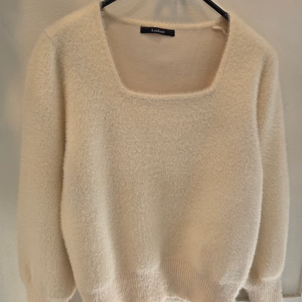 Lookast 룩캐스트 스퀘어넥 앙고라 니트