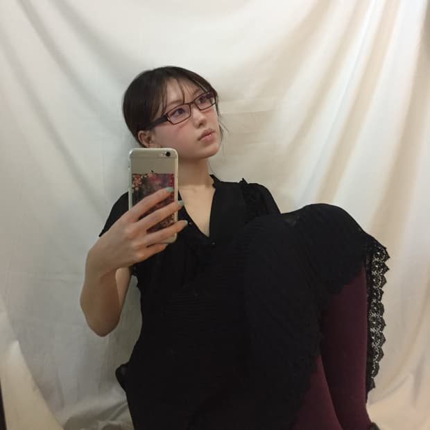 프릴 시스루 블라우스