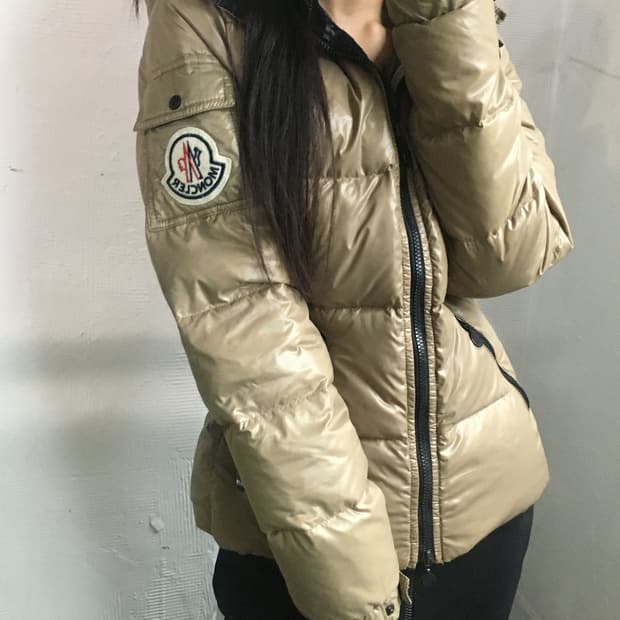 Moncler 몽클레어 베이지컬러 덕다운 패딩 자켓