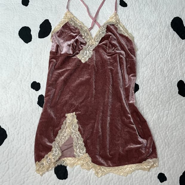 velvet sleeve one-piece