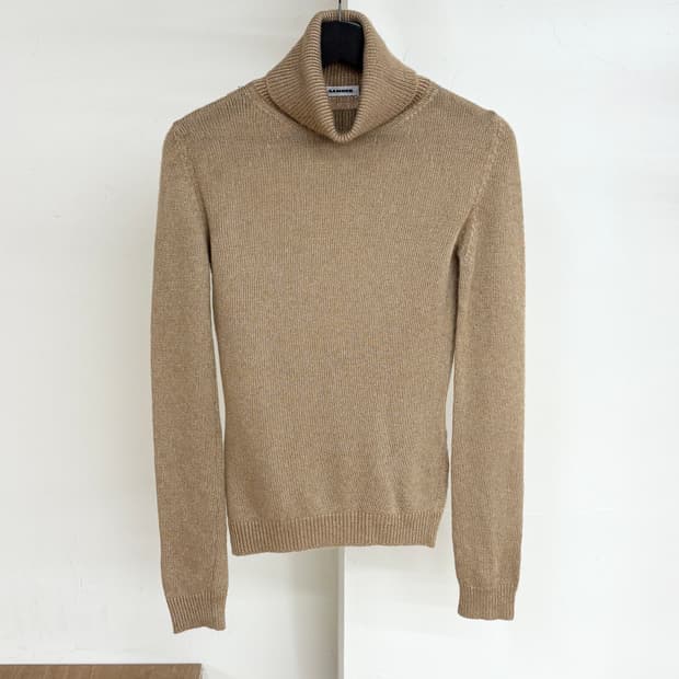 질샌더 브라운 카멜 터틀넥 니트