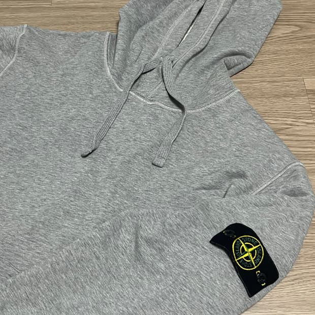 스톤아일랜드 후드티 그레이