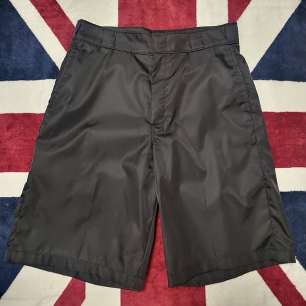 프라다 리나일론 반바지