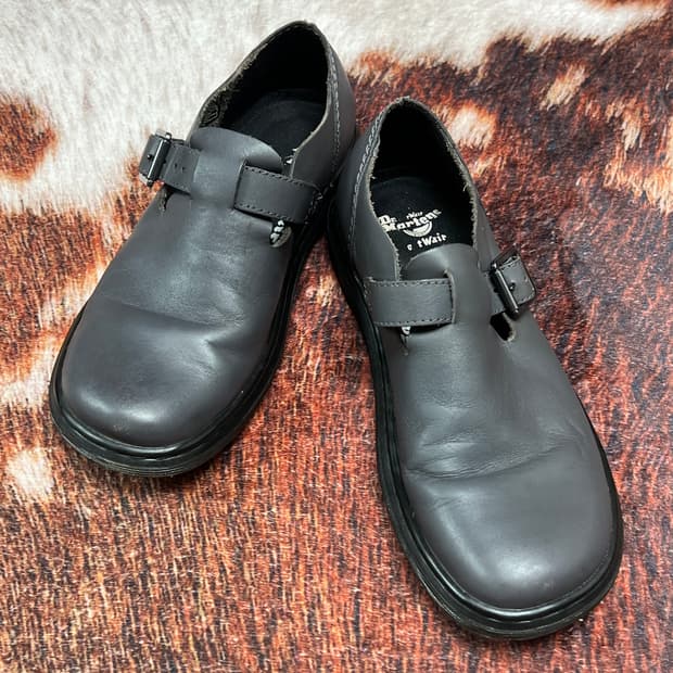 [230] 닥터마틴 패트리샤 3 (Patricia III) 그레이