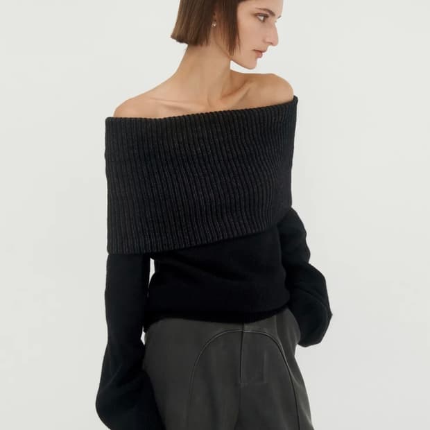 Ribbed Open Shoulder Knit [ Black ]