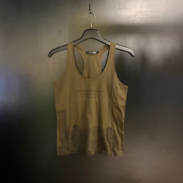 발렌시아가 꾸뛰르 민소매 탑 