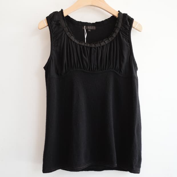 K.T 슬리브리스 니트 탑 