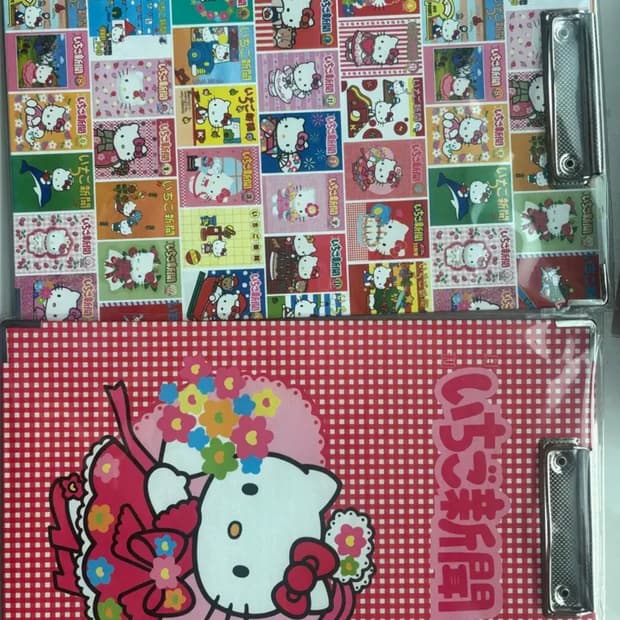 특가)산리오 시로이치고 50주년 헬로키티 보드판 책받침