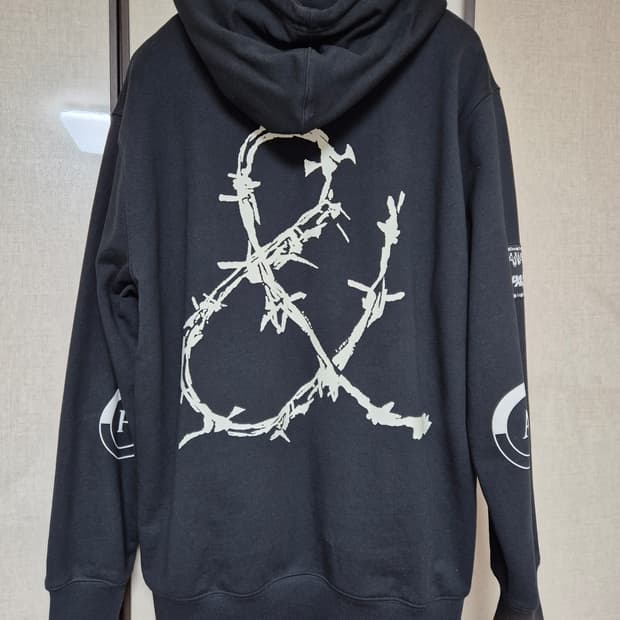 [L] 팔라스 X 아나킥 앳저스트먼트 콜라보 후드