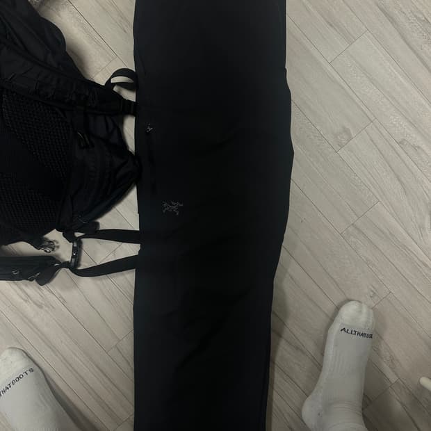 34S 아크테릭스 크로닌 코튼 팬츠 블랙