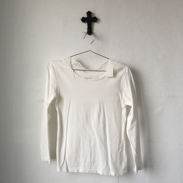 Lace trimming sleeve