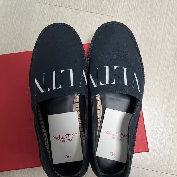 VLTN 에스파듀 39사이즈 판매합니다(완전 새거)